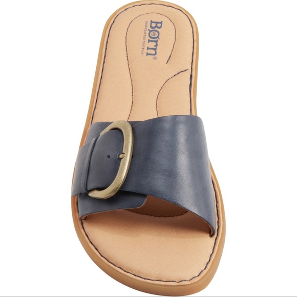 🎉LAST CHANCE🎉 Born Miarra Big Buckle Slide Sandals - Leather - Picture 2 of 10